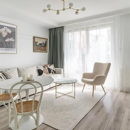 Lion - River View Apartment
